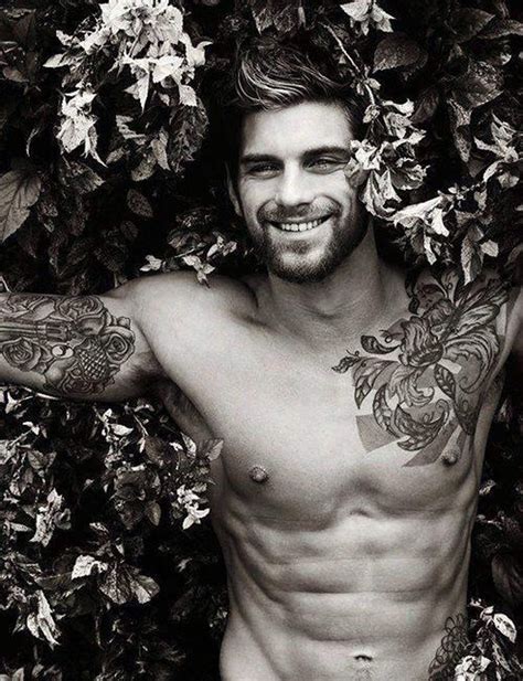 tattoo sexy|30 idées sexy pour les hommes